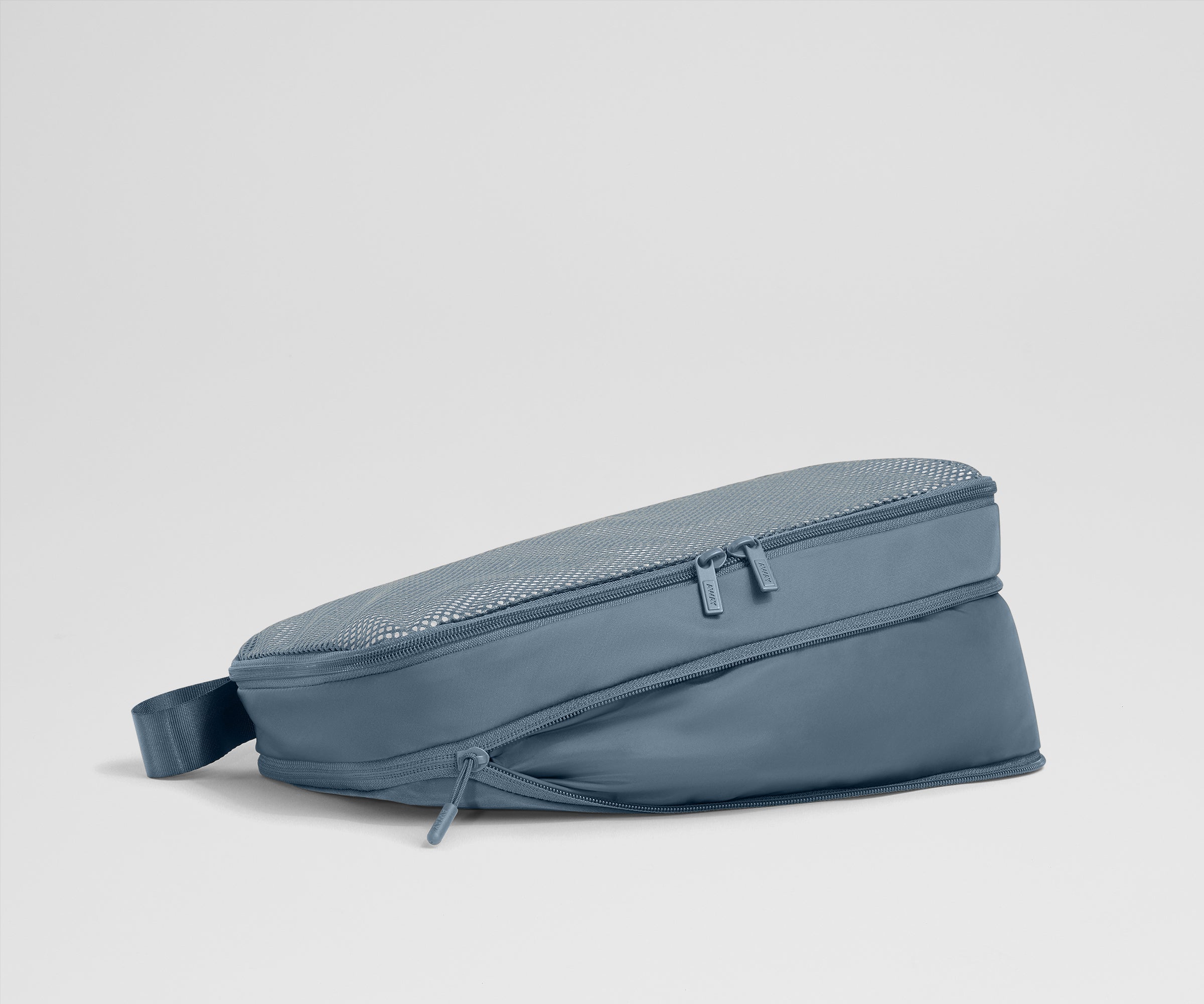 Compression Packing Cubes in Coast Blue